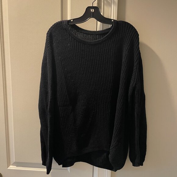 GAP black cable knit‎ thick sweater - Picture 3 of 9